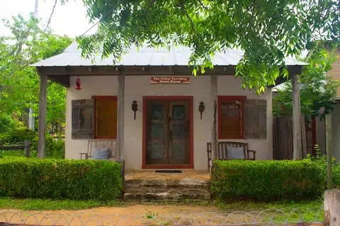 Behr House Bed and Breakfast