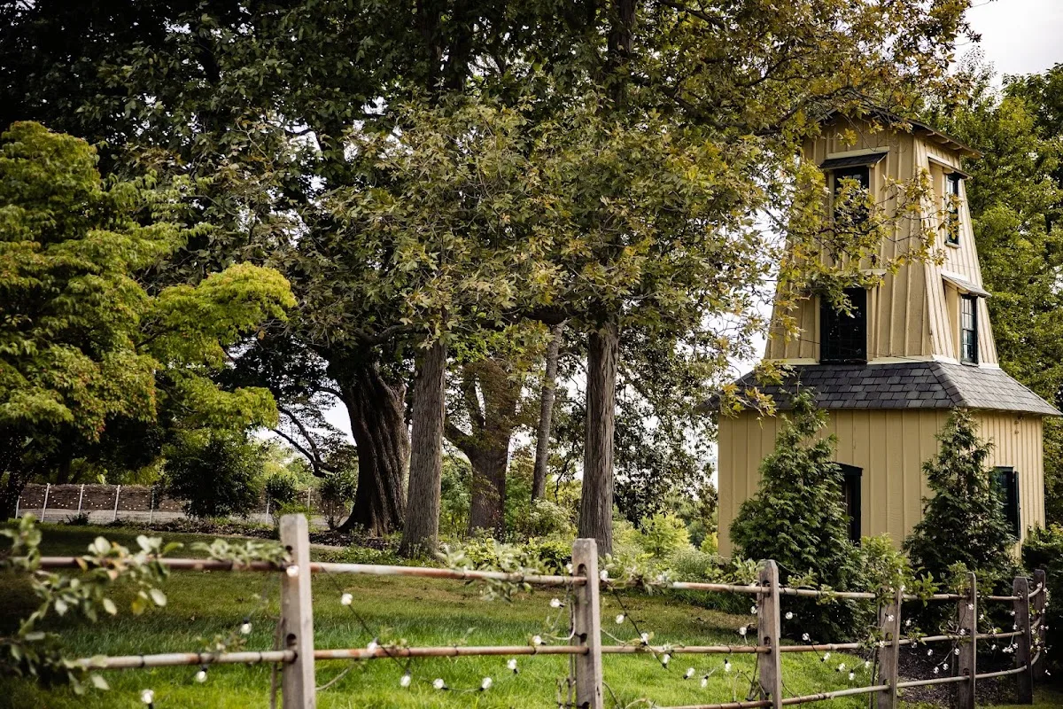 Blue Ball Barn gallery