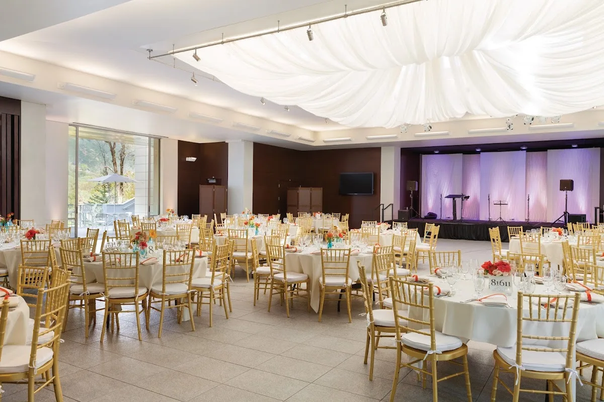 Doerr-Hosier Center gallery