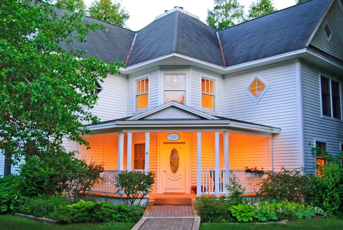 Eagle Harbor Inn gallery