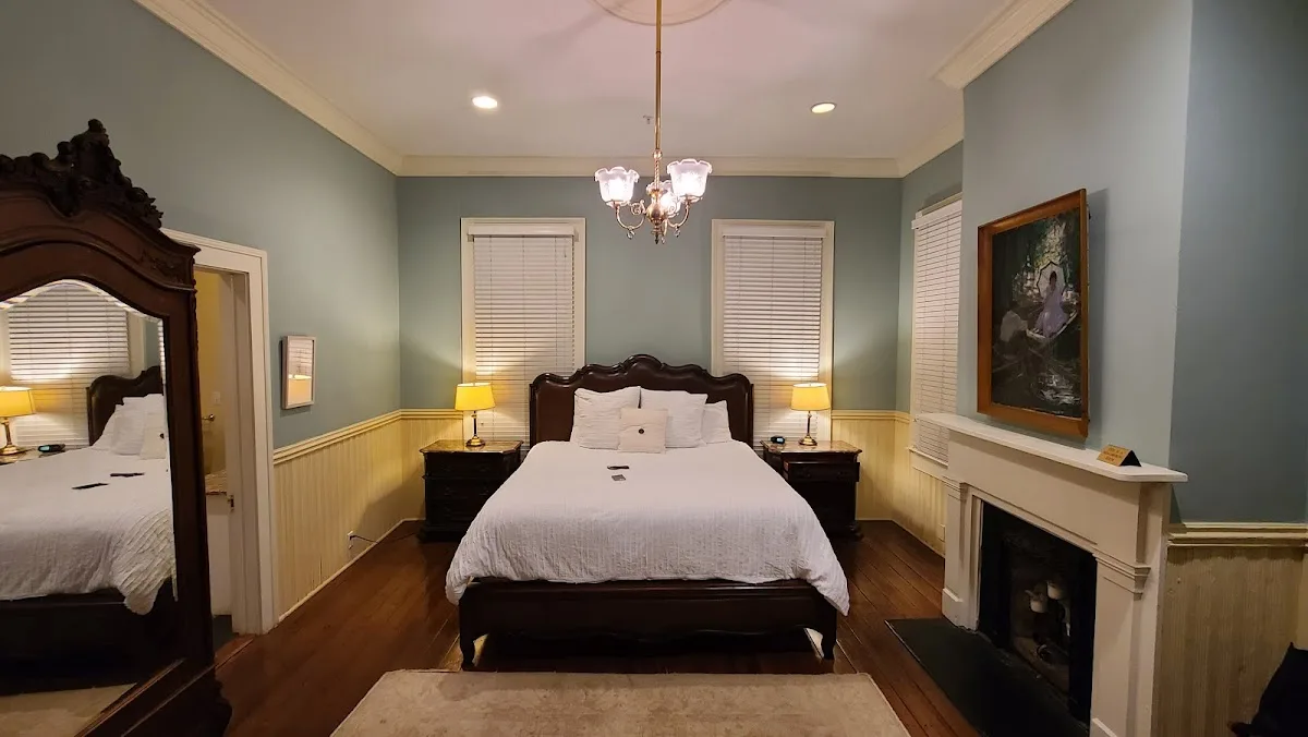 Fort Condé Inn gallery