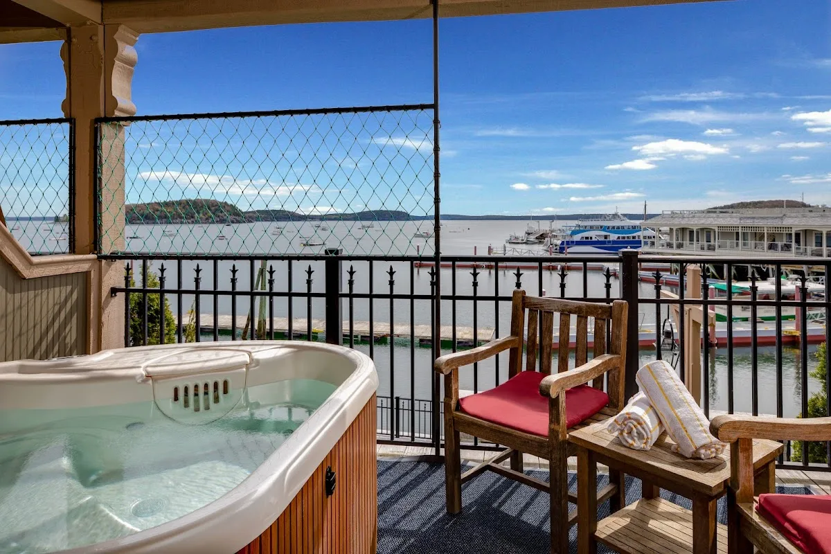 Harborside Hotel, Spa & Marina