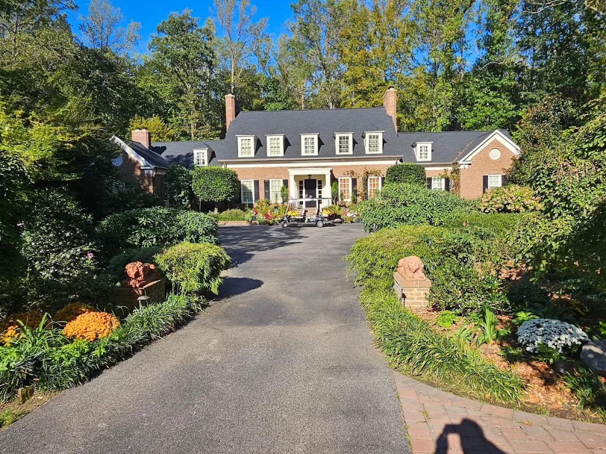 Hidden View Farm: Private Manor House and Gardens gallery