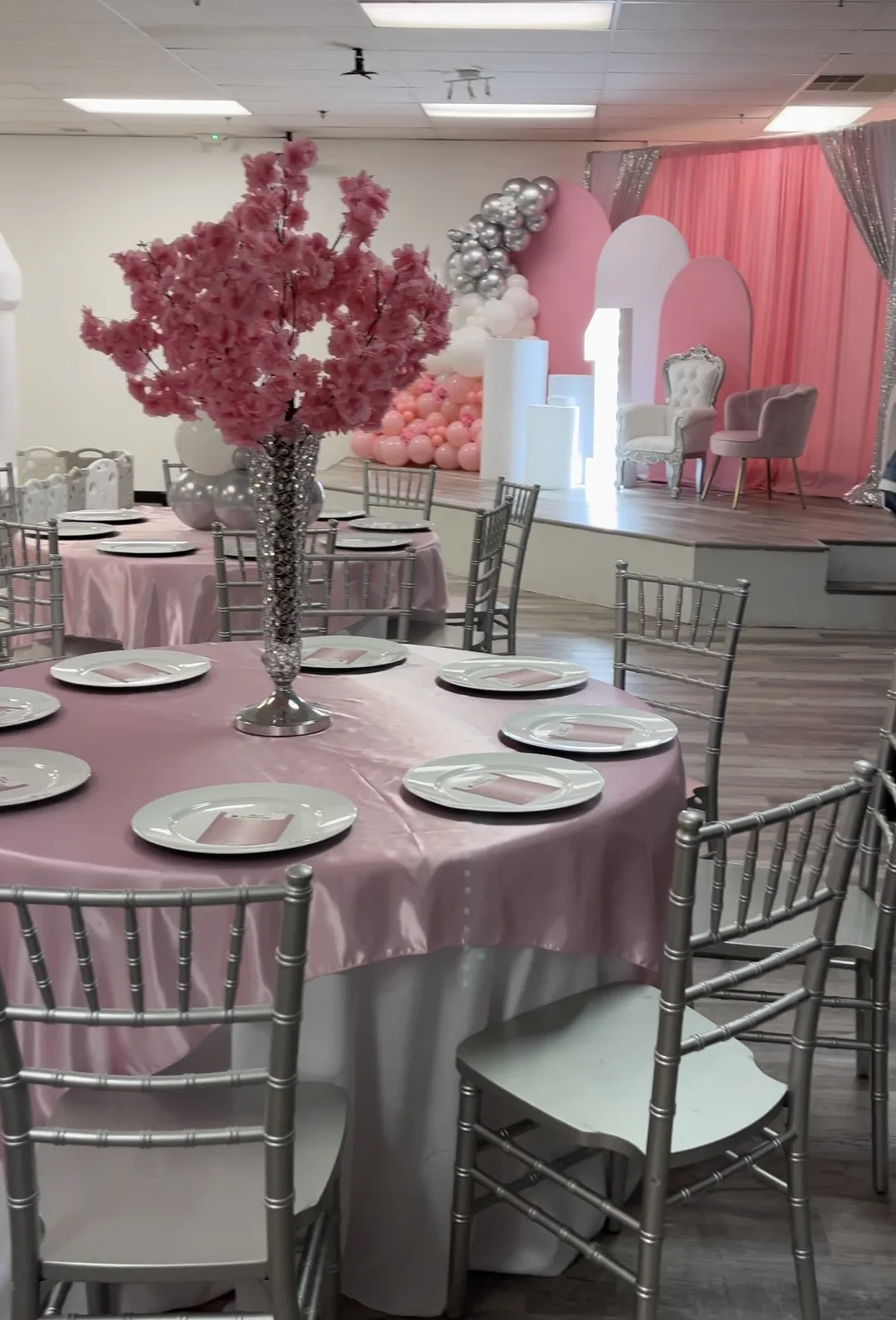 Juniper by Tonic Wedding Venue Guide (111 W 11th St, Wilmington): Patio, Floor-to-Ceiling Windows & Outside Food/Drink Rule