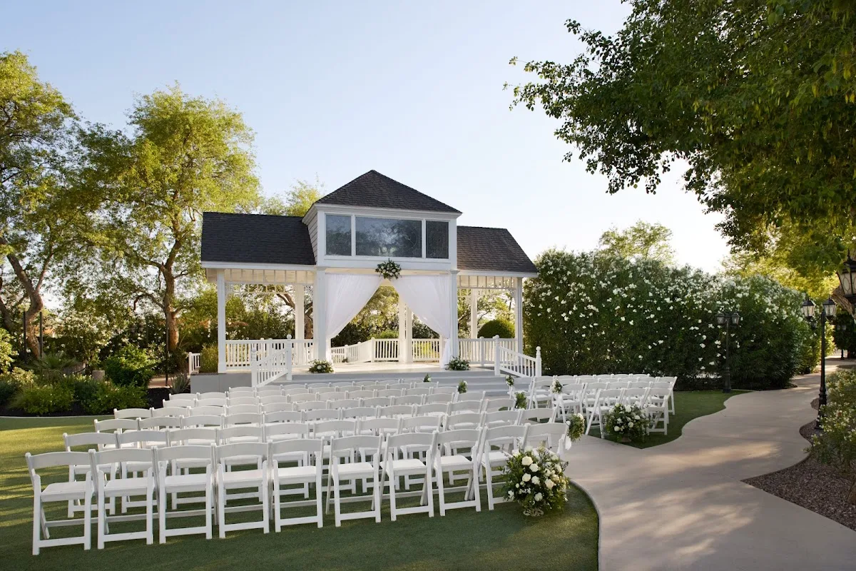 Lindsay Grove by Wedgewood Weddings gallery