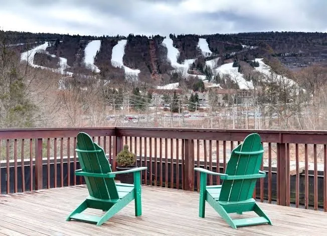 Mountaintop Lodge at Lake Naomi — Garden & Outdoor in Poconos, PA