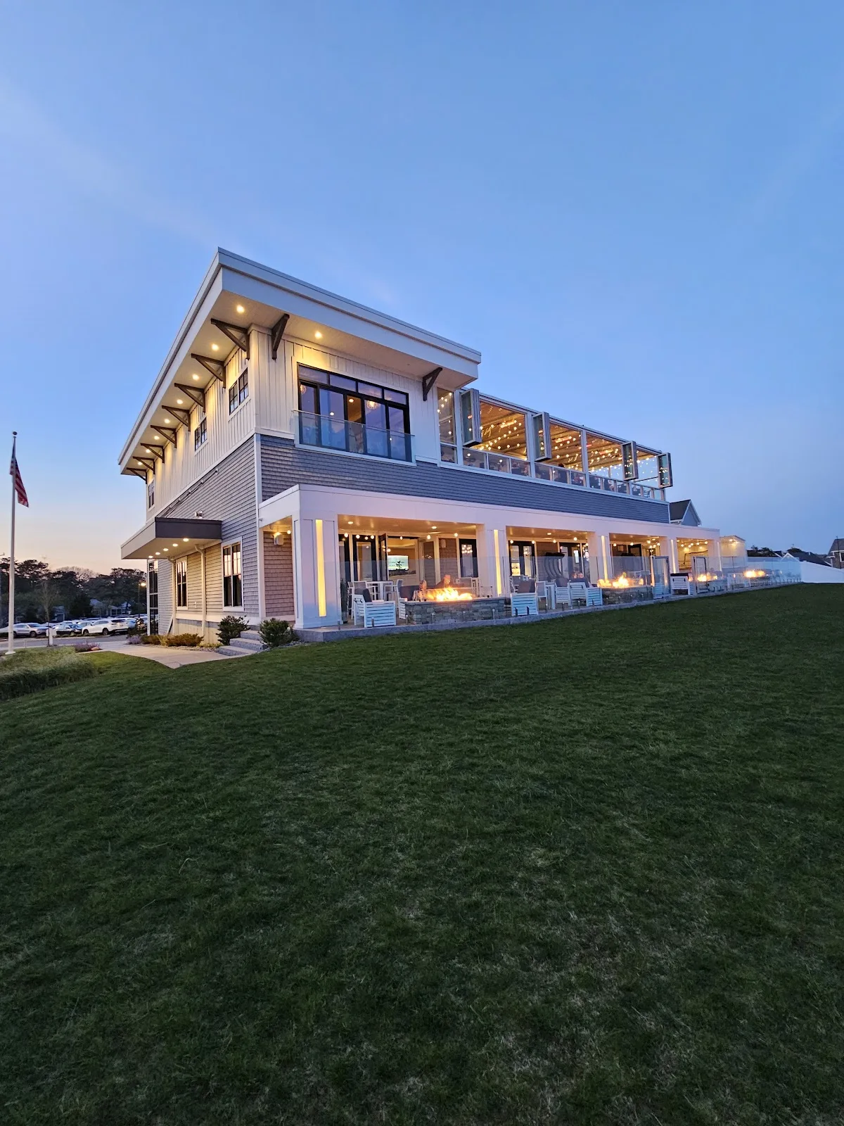 Coastal scenery near Pelham House Resort