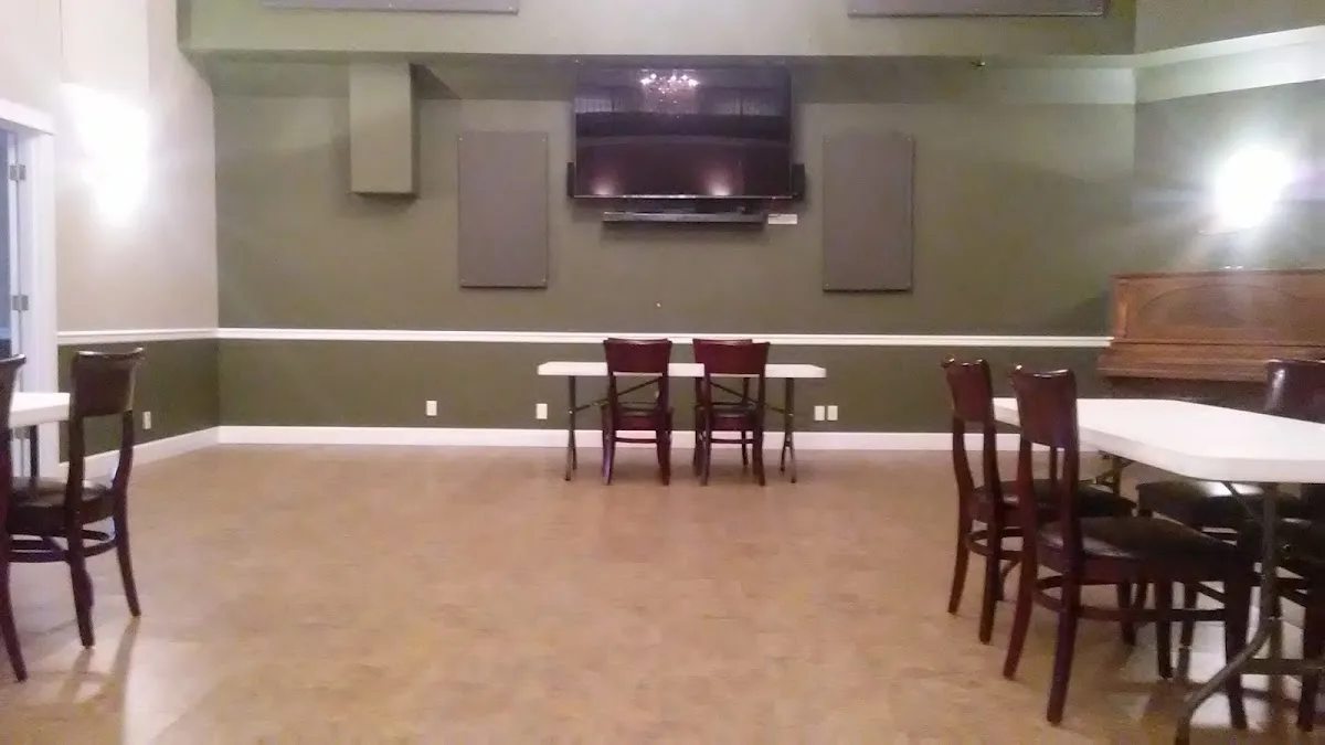 Riverhouse Convention Center — Waterfront in Bend, OR