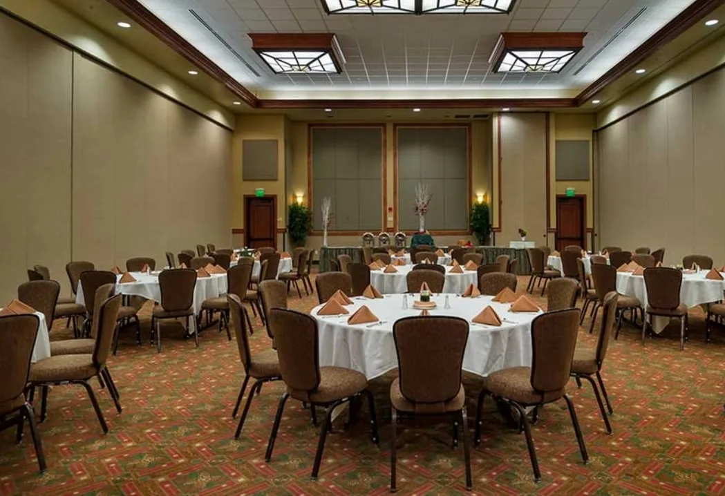 Riverhouse Lodge — Waterfront in Bend, OR