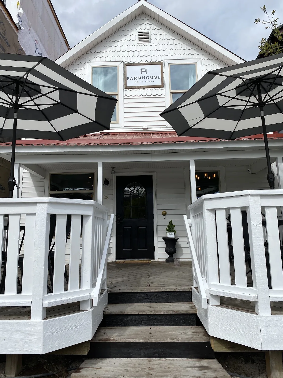 Saint Agnes Farmhouse gallery