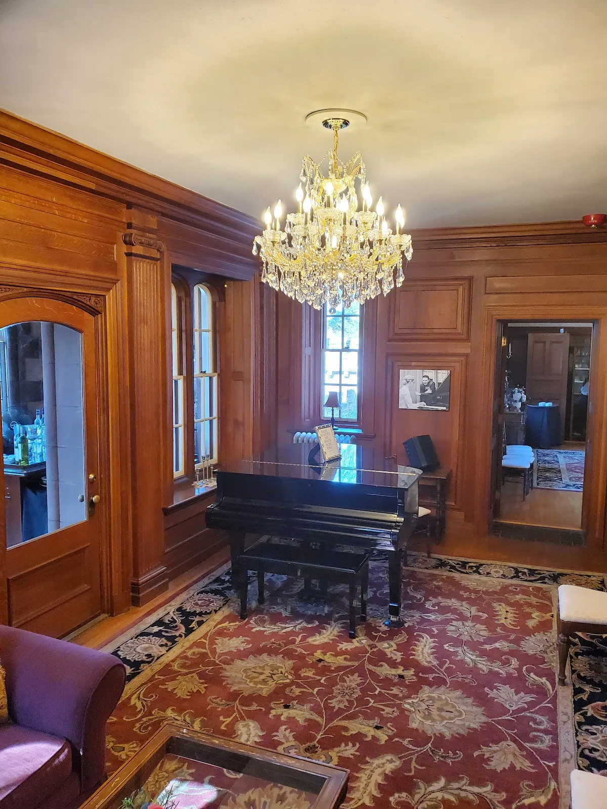 Searles Castle gallery