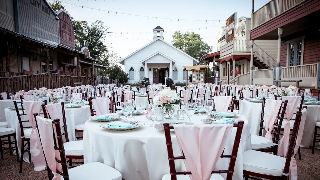 Silver Sycamore - All-Inclusive Wedding & Event Venue in Houston, TX — Garden & Outdoor in Houston, TX