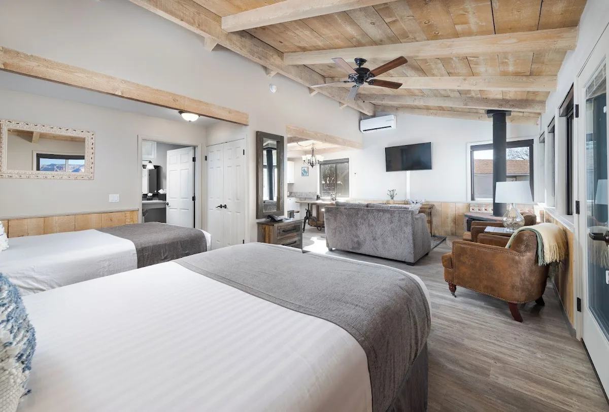 Sky Ranch Lodge gallery