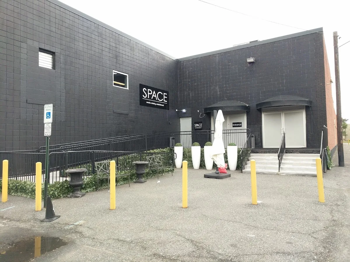 SPACE gallery