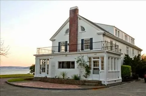 The Admiral's House gallery