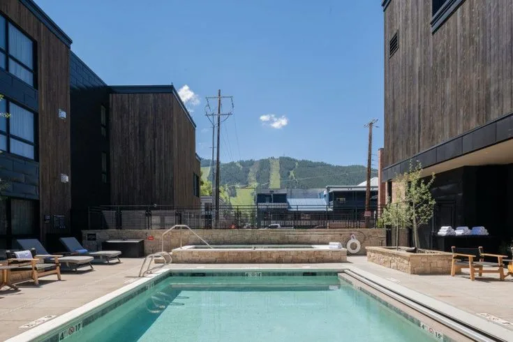 The Cloudveil, Autograph Collection