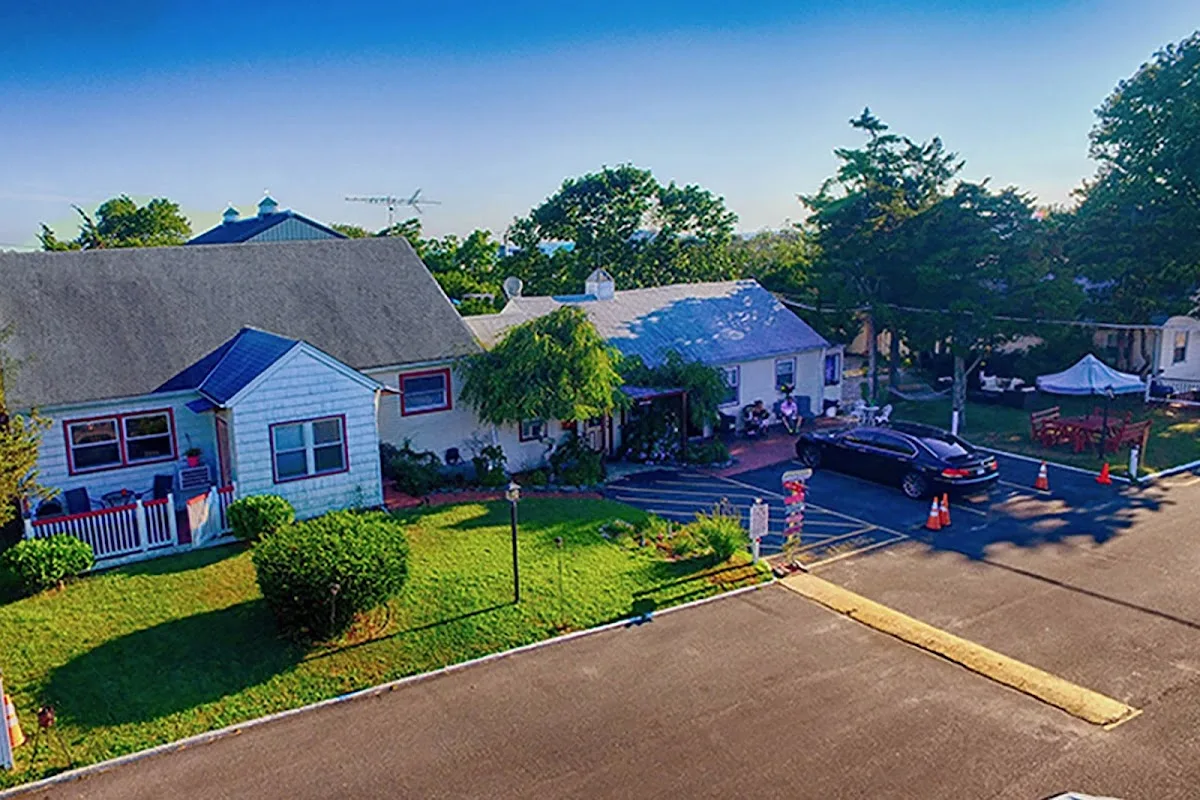 The Hampton Maid gallery