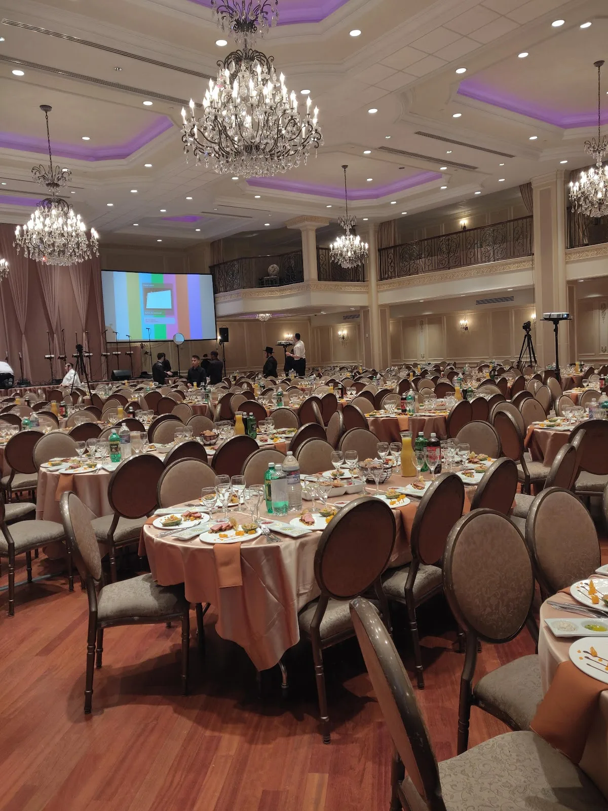 Tiferes Rivka gallery