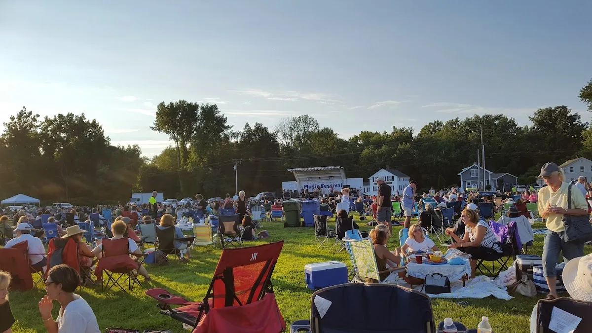 Tiffany Juliet House gallery