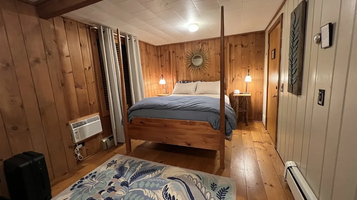 Timberholm Inn gallery