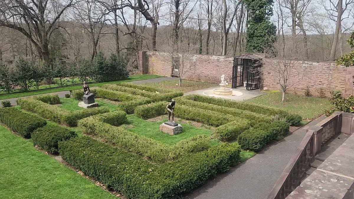 Tyler Gardens gallery