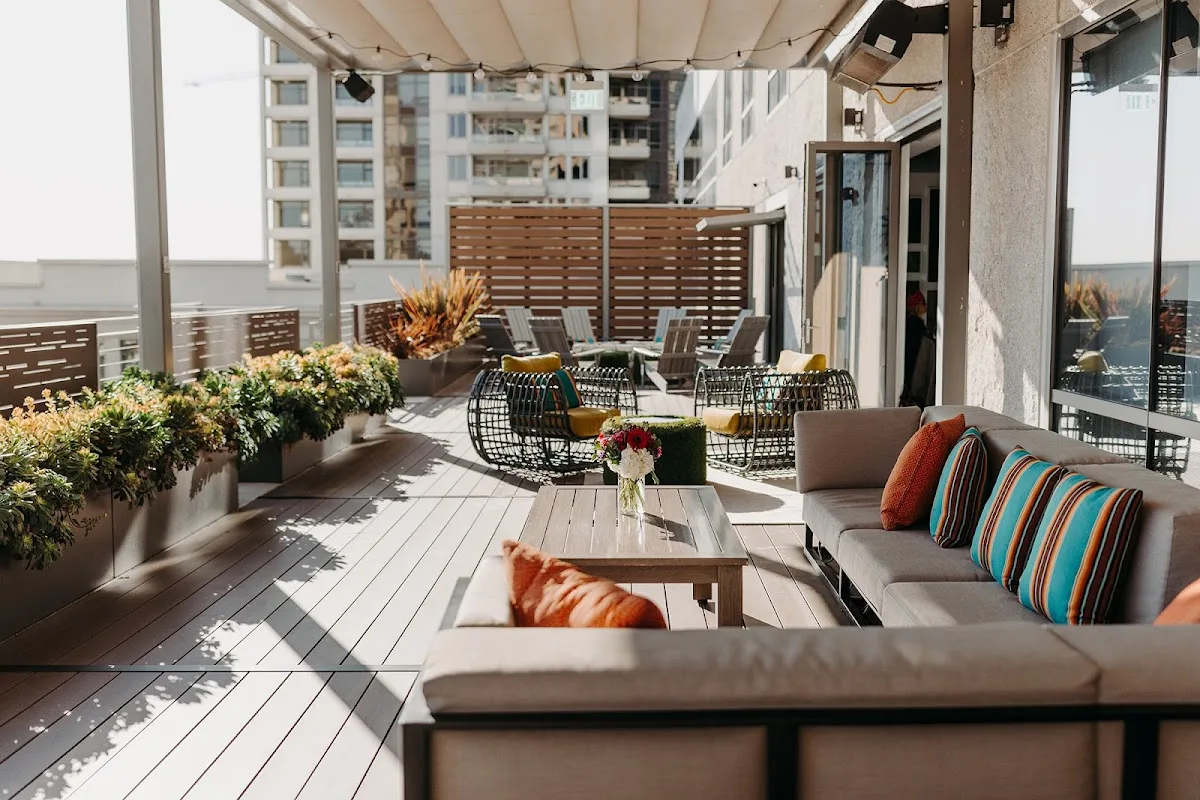 Ultimate Skybox at DiamondView Tower gallery